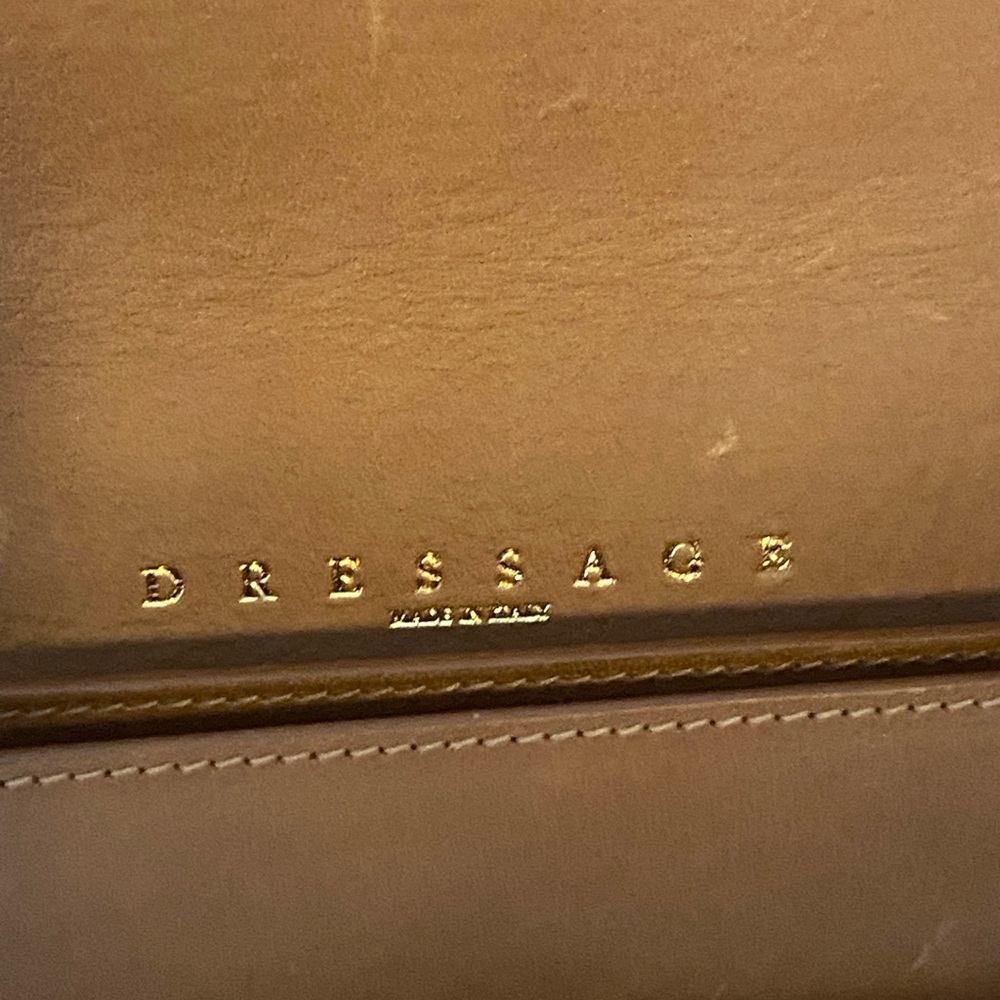 Elegant Brown Leather Shoulder Bag - Picture 7 of 9